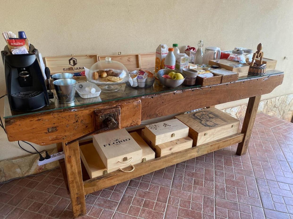Baglio Olivastro Bed & Breakfast Digerbato Luaran gambar